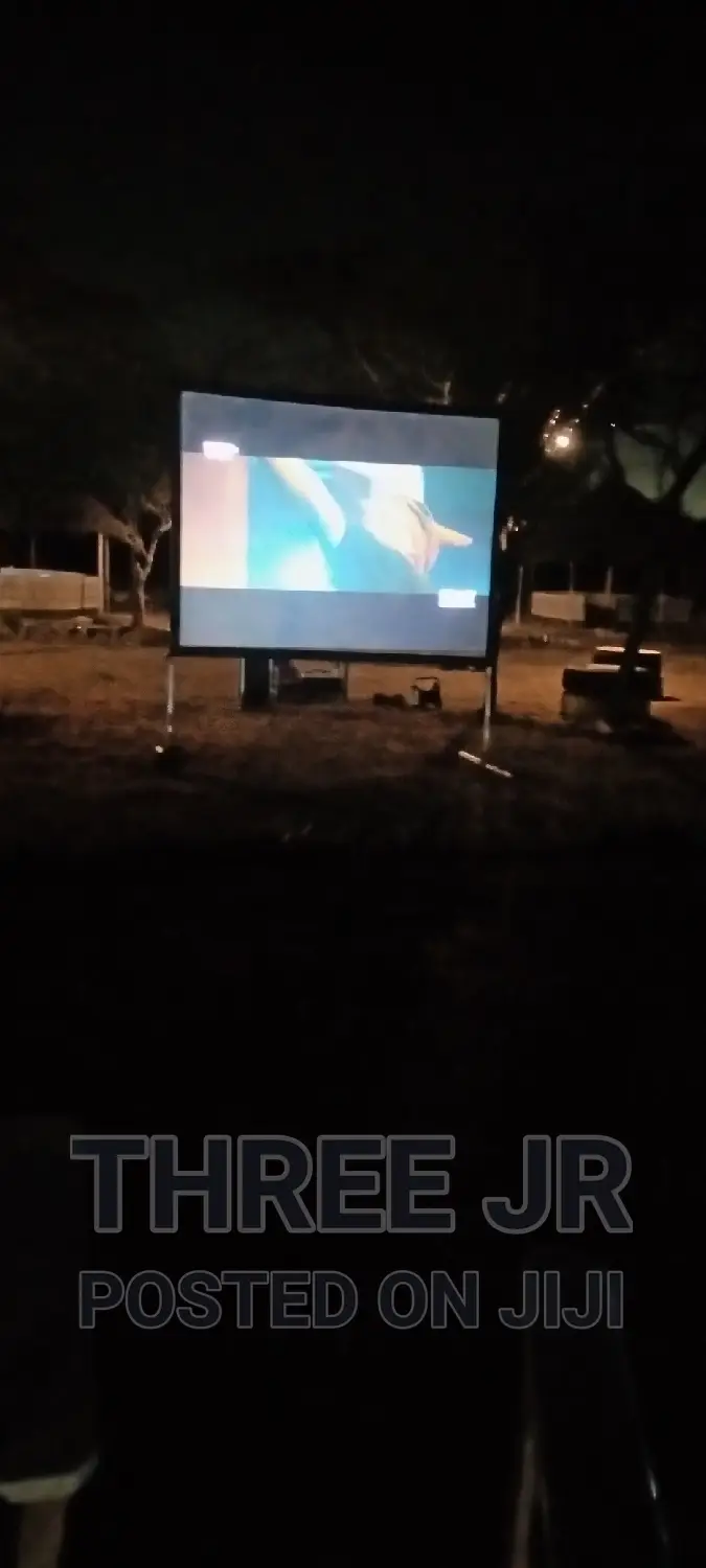 Night Movie Projection Screen 8x6ft Size