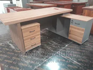 Spacious 1.6m Office Desk