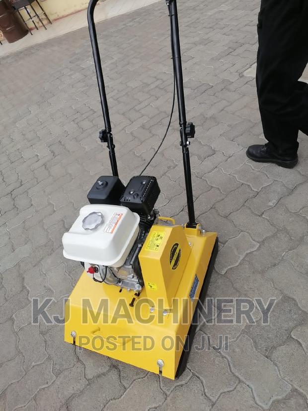 Hisaki Plate Compactor-Honda Engine-5.5hp-90kg-25kn Force