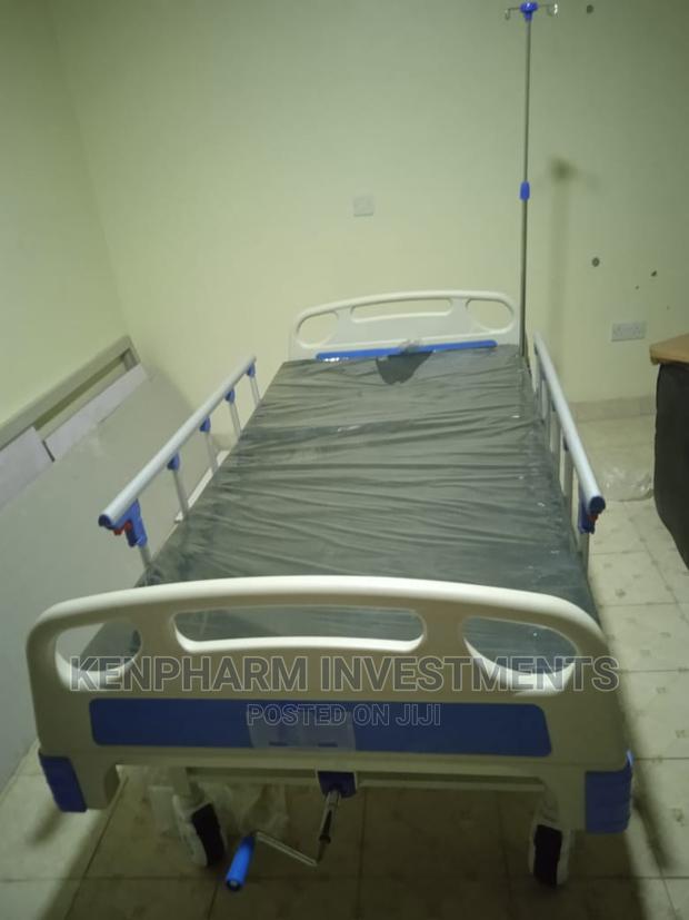 Single Crank Hospital Bed With Matress - main view
