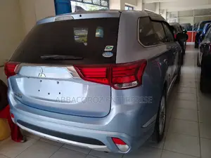 Mitsubishi Outlander 2016 Blue