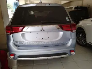 Mitsubishi Outlander 2016 Blue