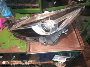 Axela 2016 New Model LHS