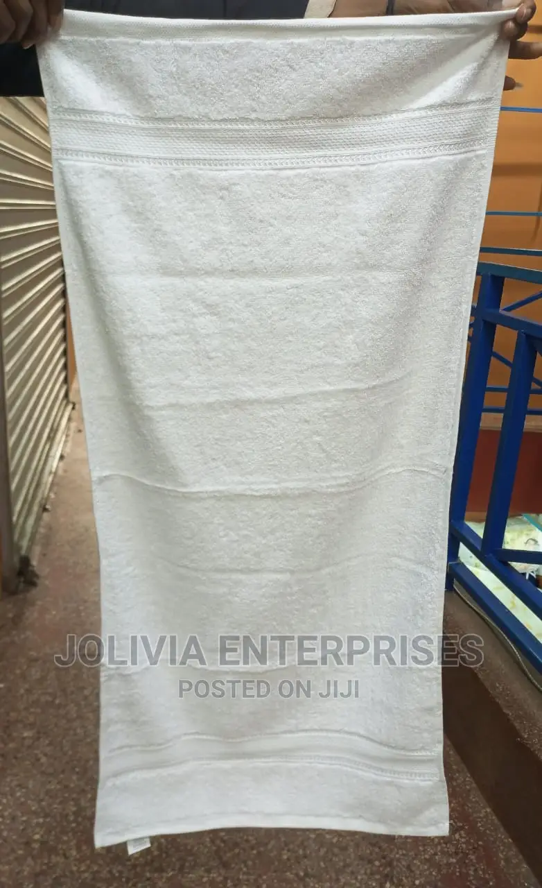Hotel Quality Medium Sized White Cotton Towels