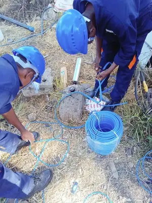 Submersible Pump Installation, Borehole Lifting and Lowering