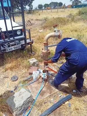 Submersible Pump Installation, Borehole Lifting and Lowering