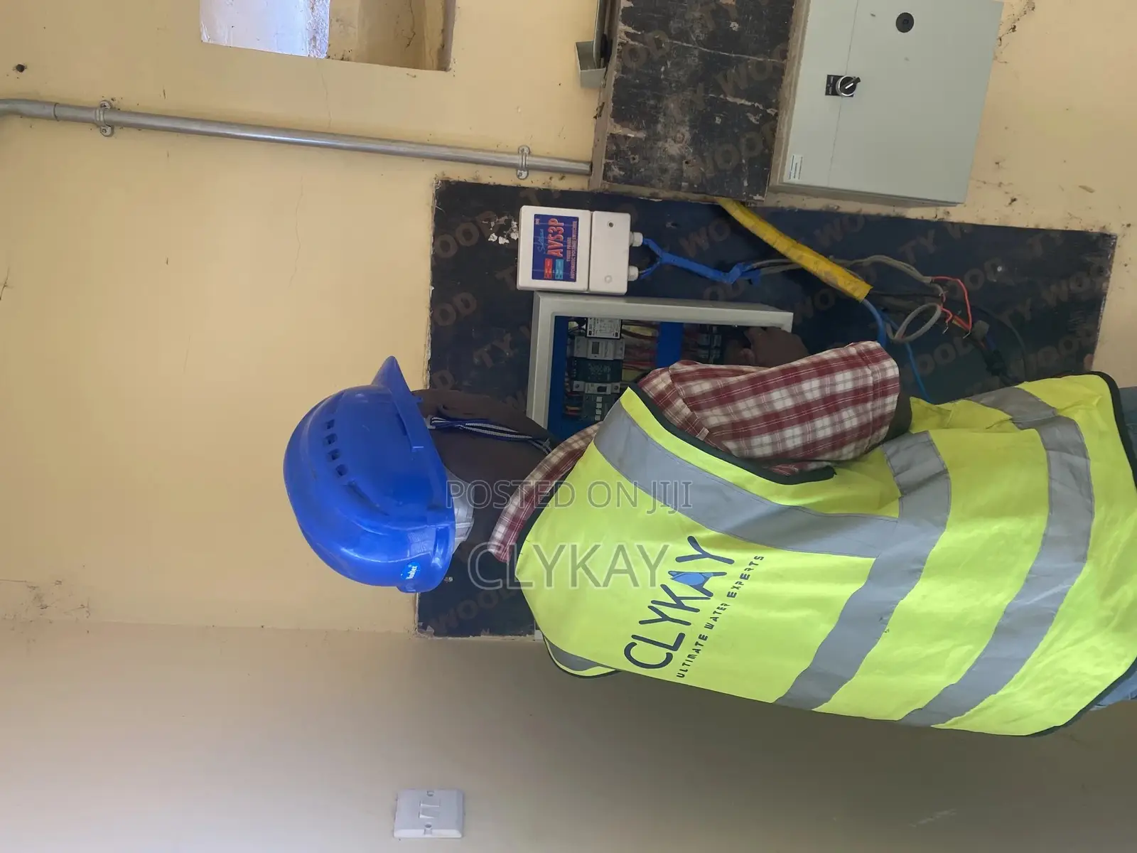 Submersible Pump Installation, Borehole Lifting and Lowering