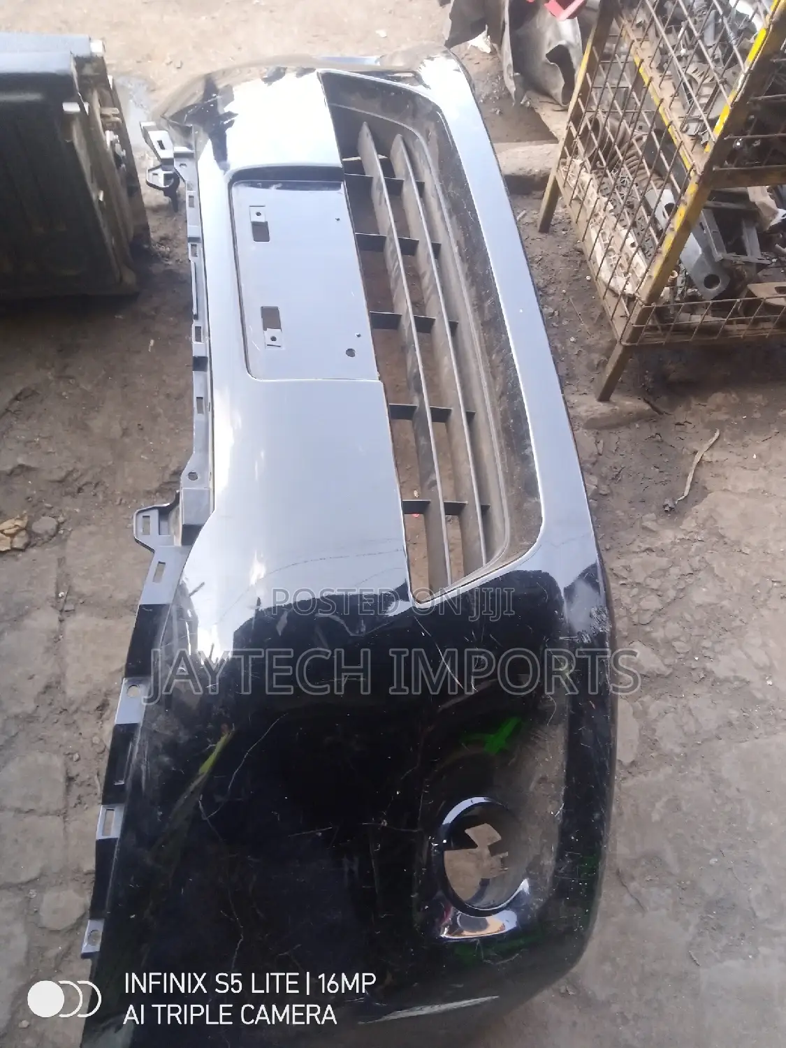 Serena 2010 Frontbumper