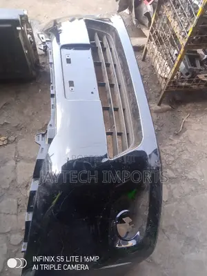Serena 2010 Frontbumper