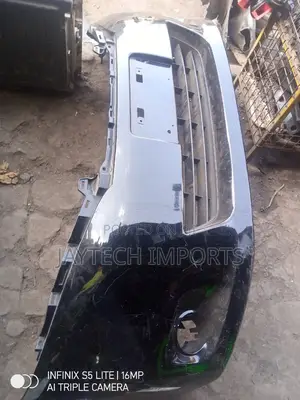 Nissan Serena Frontbumper 2010