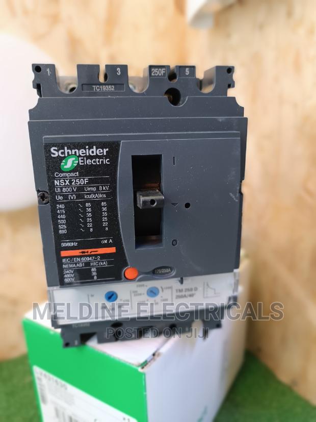 Schneider 3pole 250A McCb