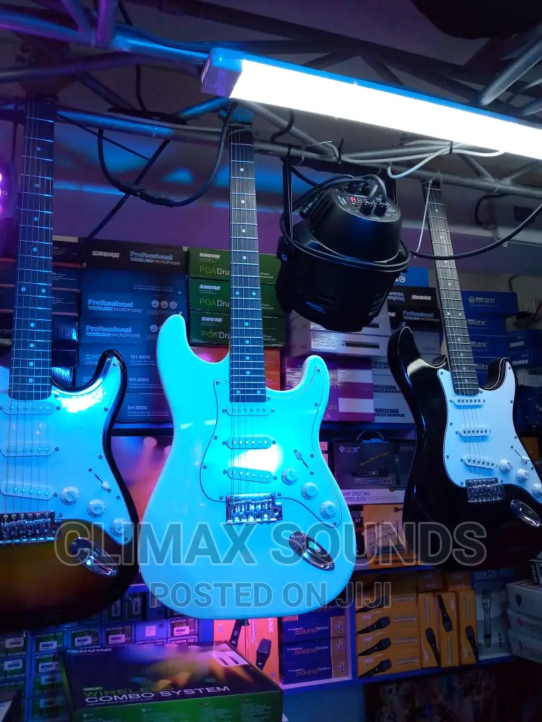Electric Solo Guitar White, Stratocaster
