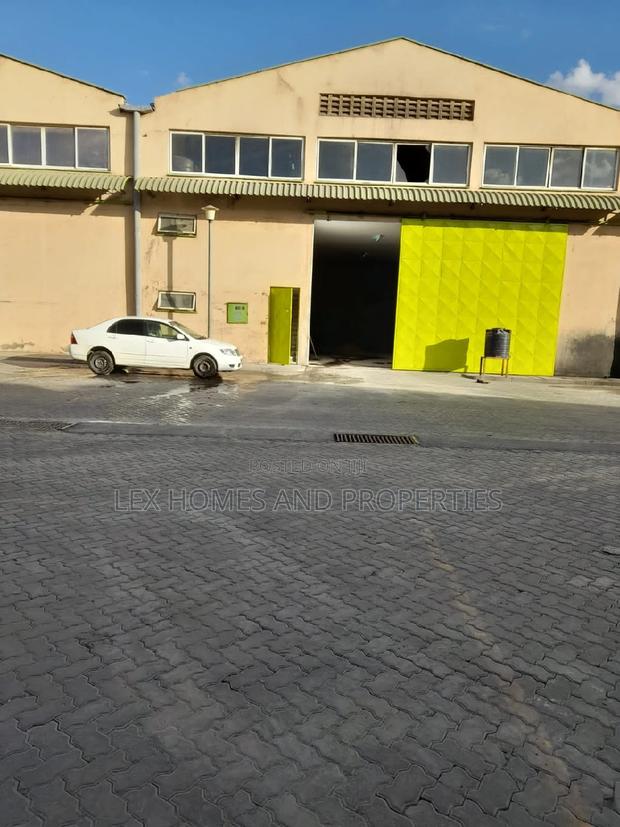 9300sq Ft Godown to Let - thumbnail 3