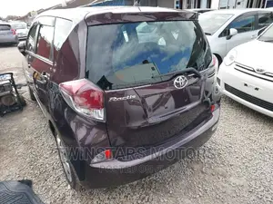 Toyota Ractis 1.5 FWD 2017 Purple