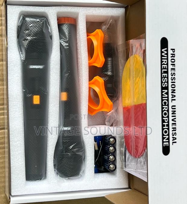 SHURE UM202 Professional UHF Wireless Microphone - thumbnail 2