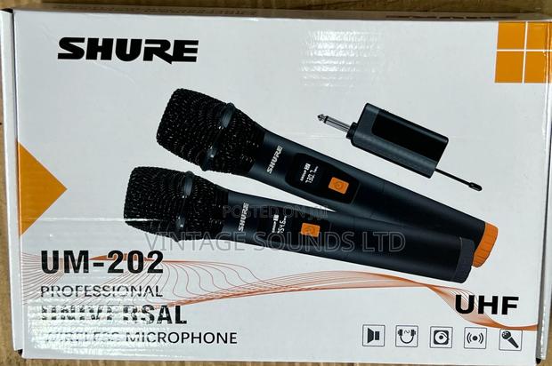 SHURE UM202 Professional UHF Wireless Microphone - main view
