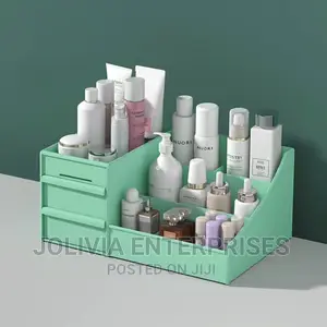 Make-Up Organizer