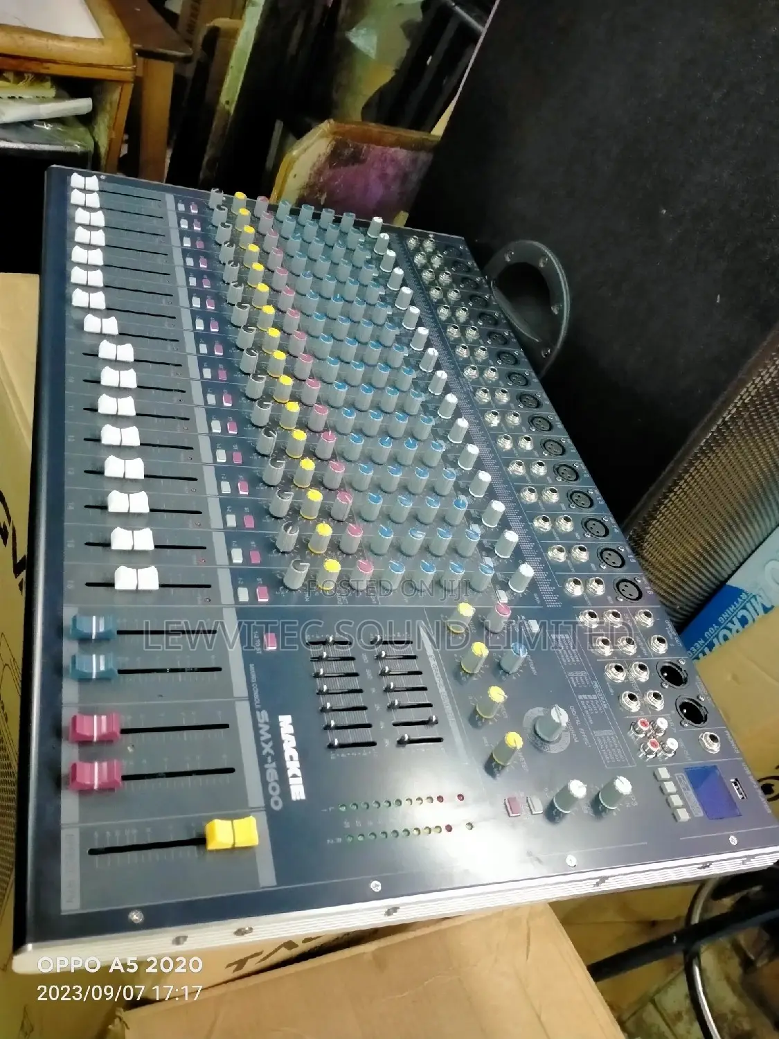 SMX 1600 Graphic Plain Mixer