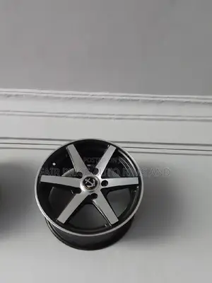 Rims Size 15/5/114.3 for Mazda Axela.