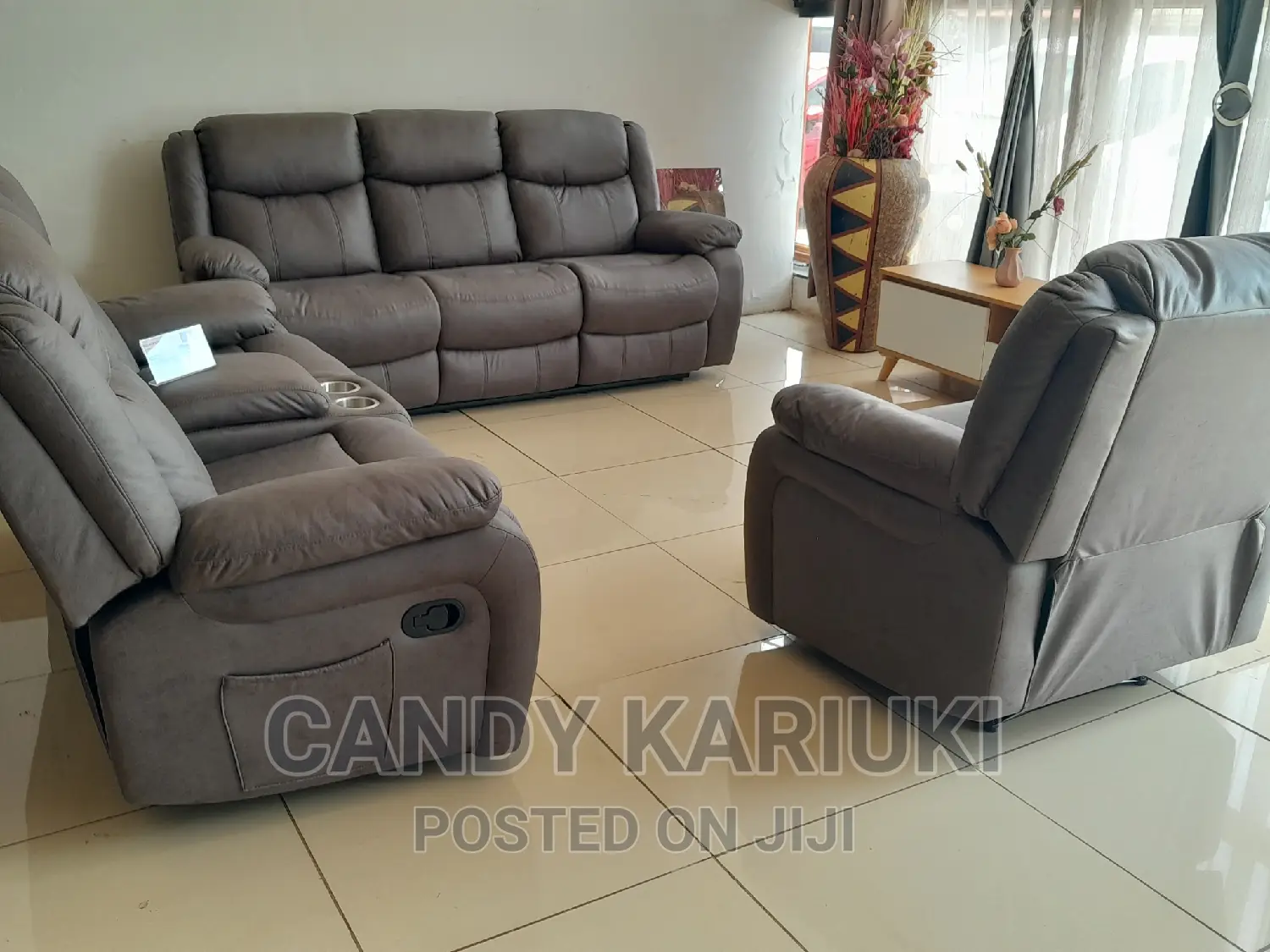Spacious 6 Seater Recliner Sofa Set