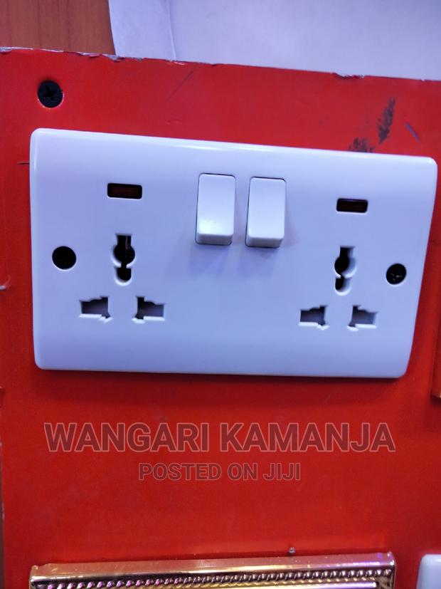 Universal Twin Socket - main view