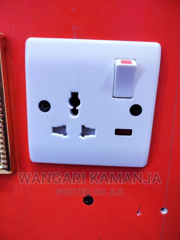 Universal Single Socket - main view