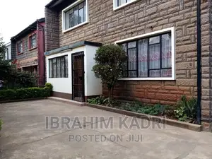 8bdrm House in Mbono Crescent, Pangani for sale