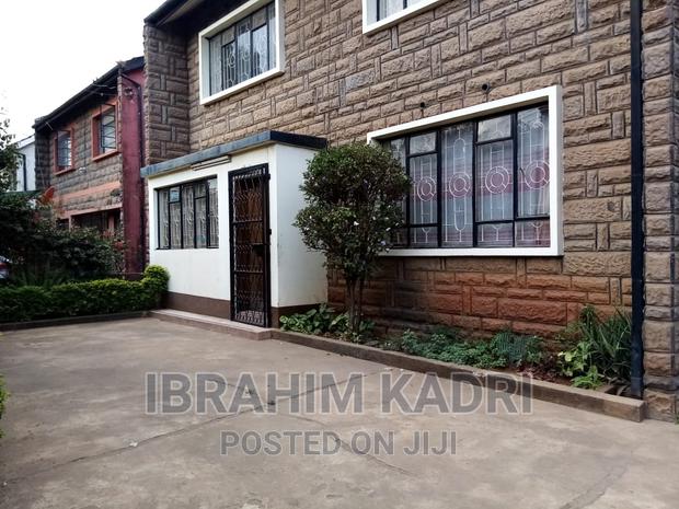 8bdrm House in Mbono Crescent, Pangani for sale