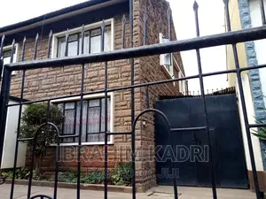 8bdrm House in Mbono Crescent, Pangani for sale