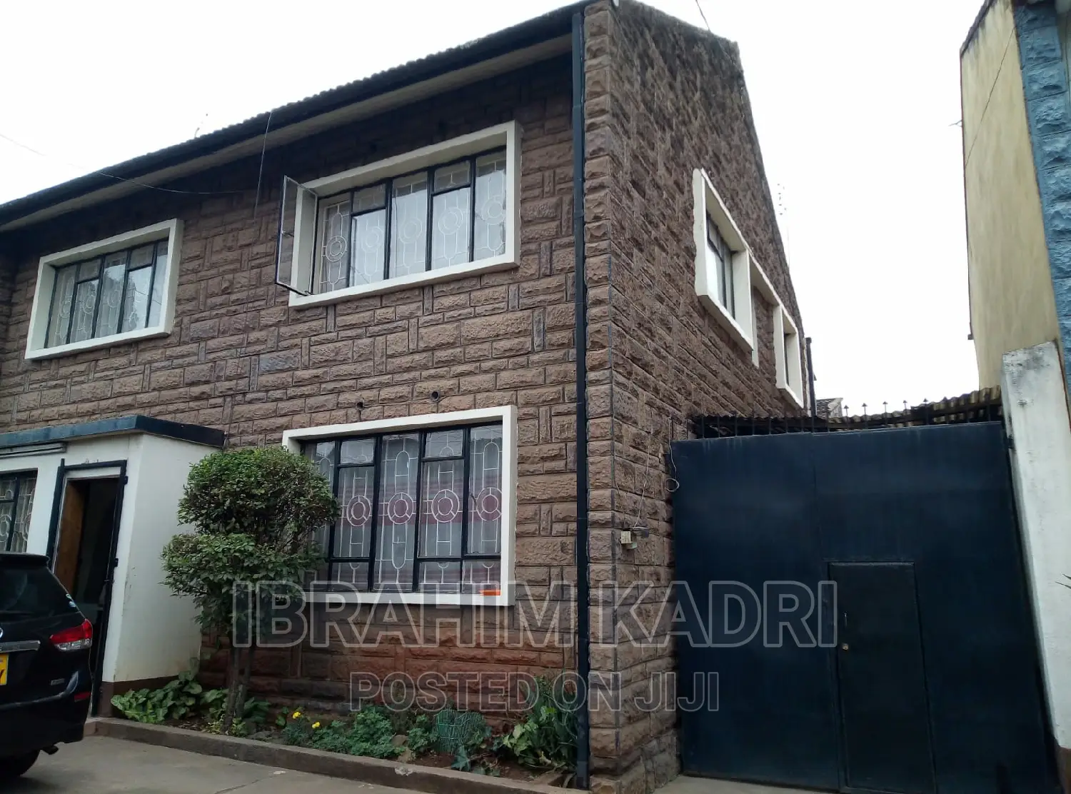 8bdrm House in Mbono Crescent, Pangani for sale