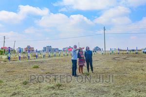 Less Than 1km Off the Eastern Bypass^Me - thumbnail 2