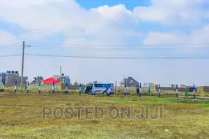 Less Than 1km Off the Eastern Bypass^Me