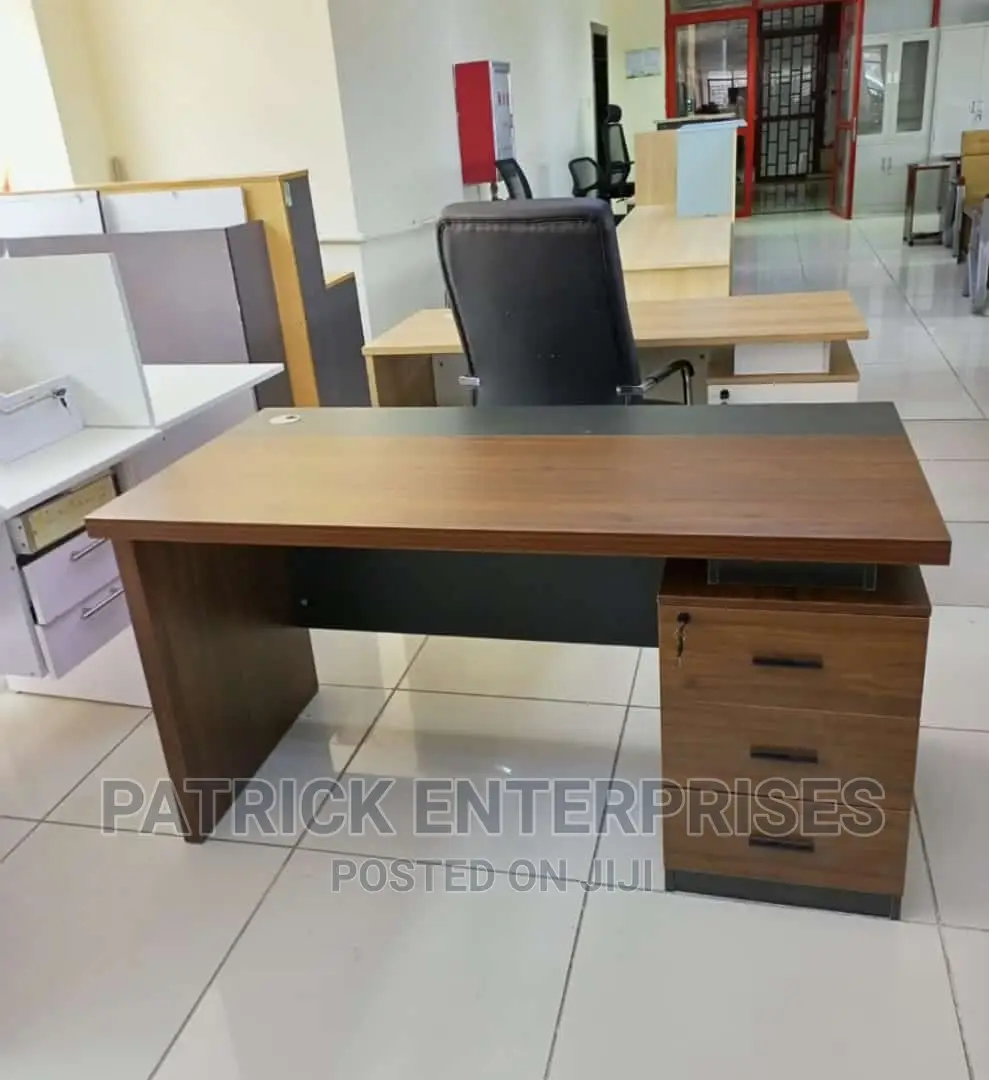 Executive Imported Office Desk 1.4 MTRS
