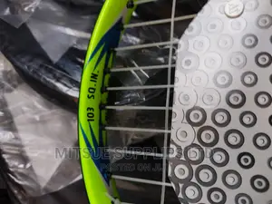 A Set of 6 Wish 2510 Intermediate Tennis Rackets With Bag