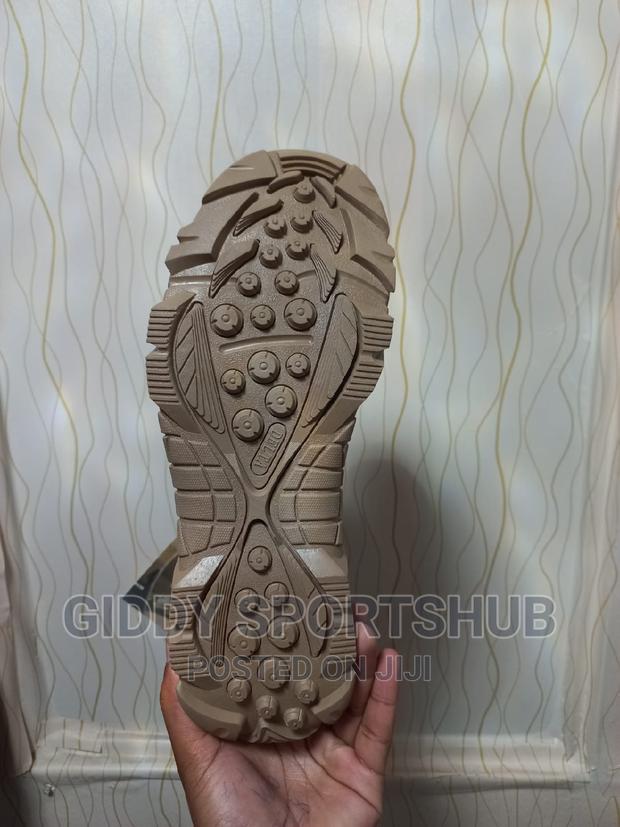 Hiking Boots  or Shoes - thumbnail 5