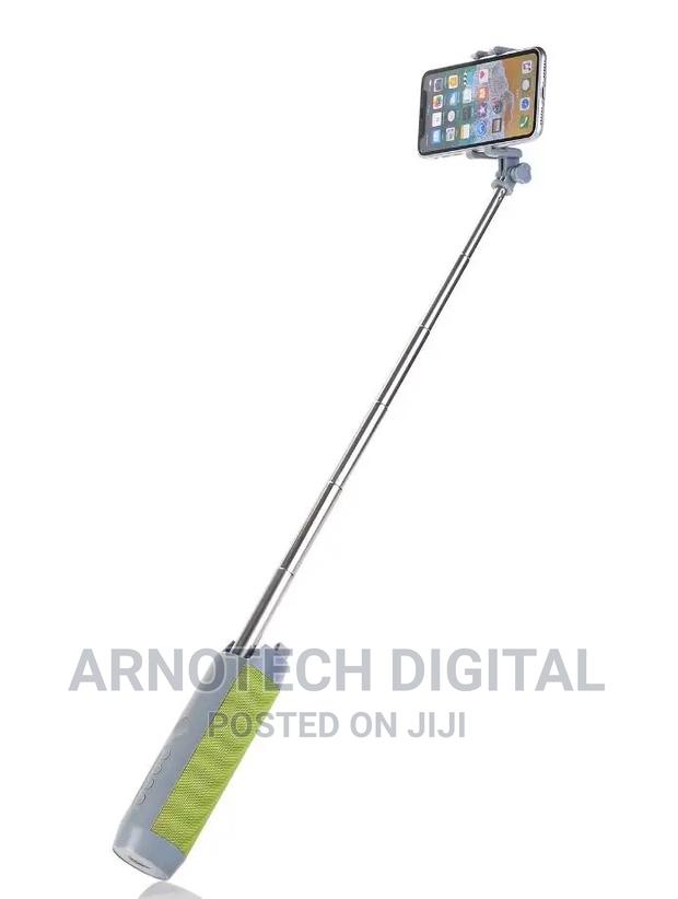 Selfie Stick With Bluetooth Speaker - main view