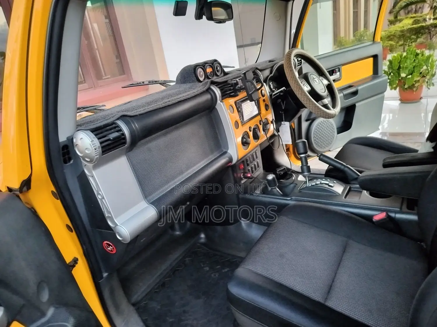 Toyota FJ Cruiser 2012 Yellow