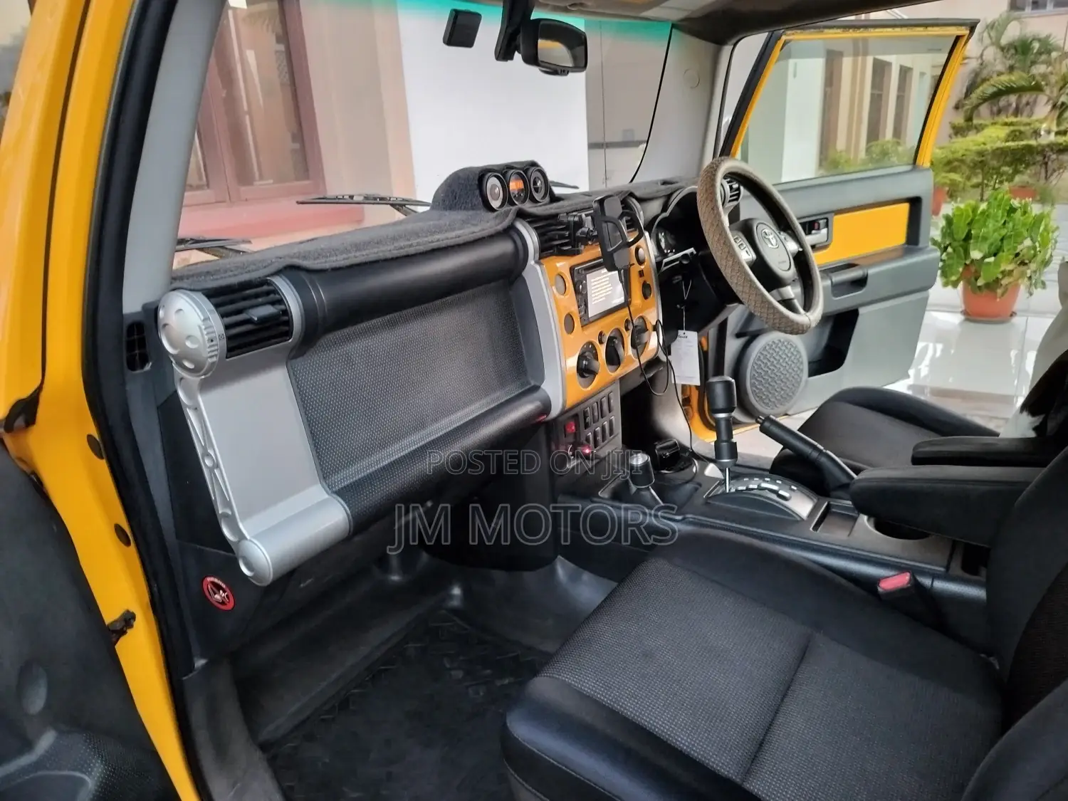 Toyota FJ Cruiser 2012 Yellow