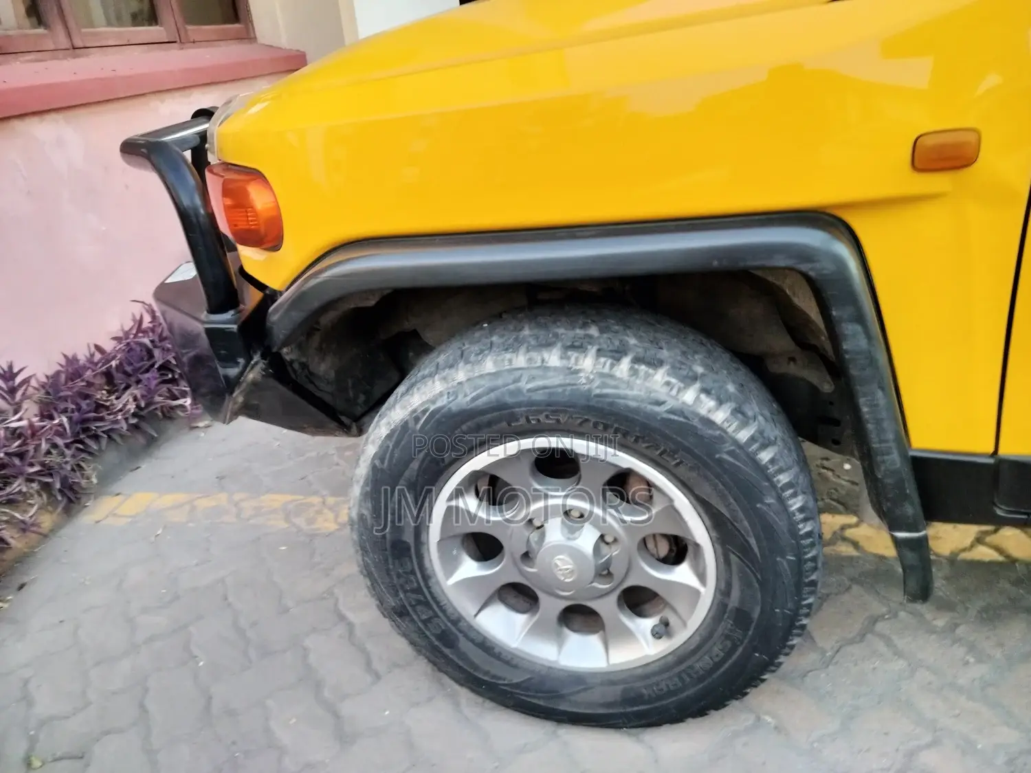 Toyota FJ Cruiser 2012 Yellow