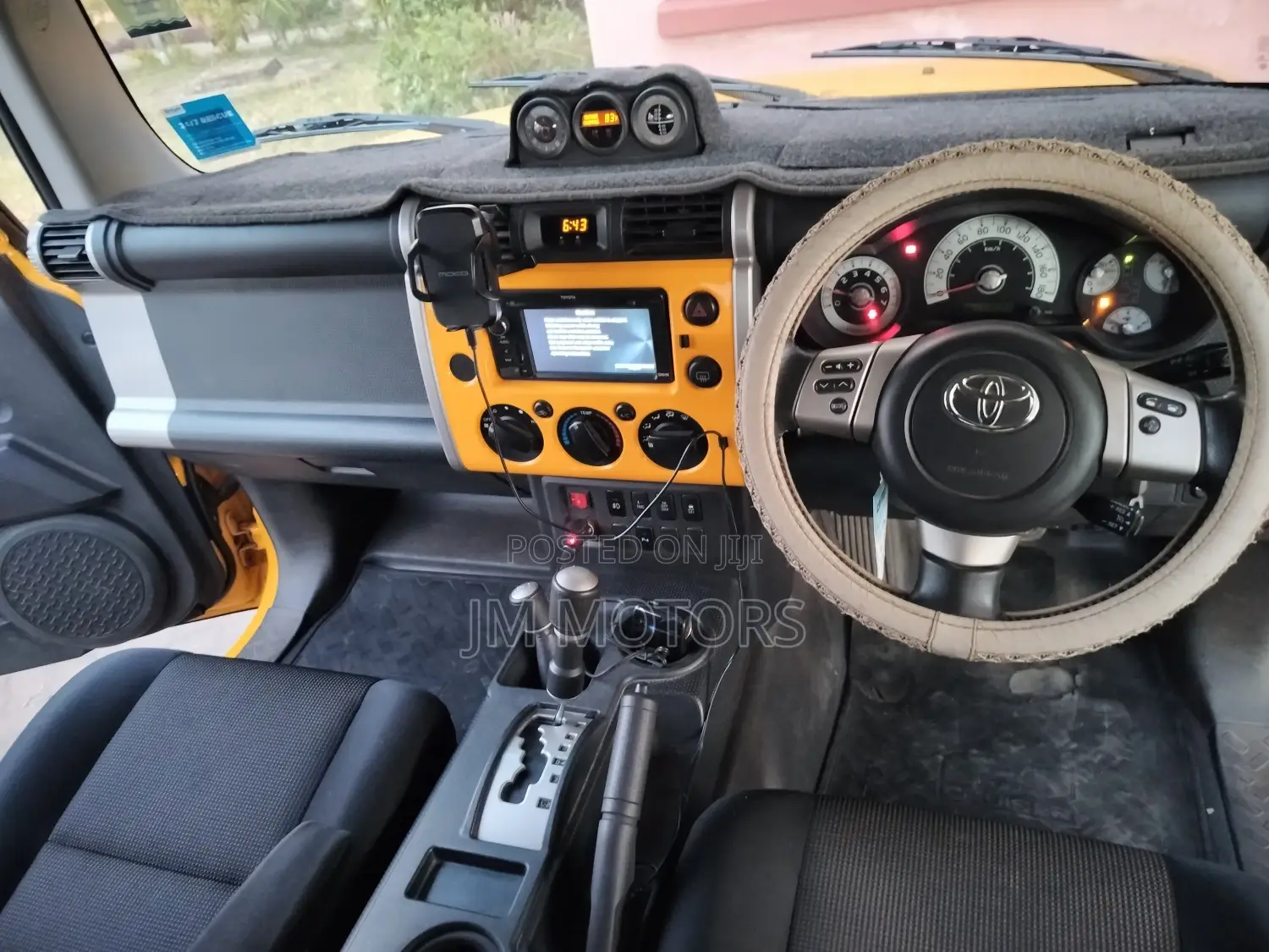 Toyota FJ Cruiser 2012 Yellow
