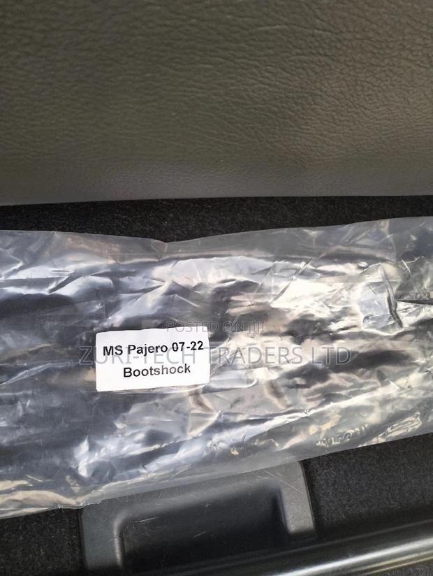 Pajero Boot Shock - thumbnail 2