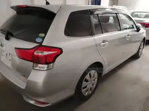 Toyota Corolla Fielder 2016 Silver