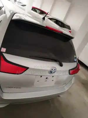 Toyota Corolla Fielder 2016 Silver