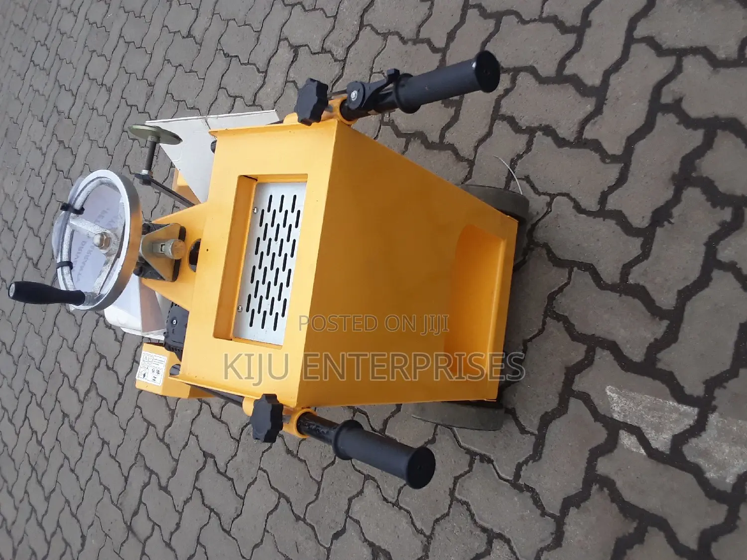 Concrete Cutter and the Blade