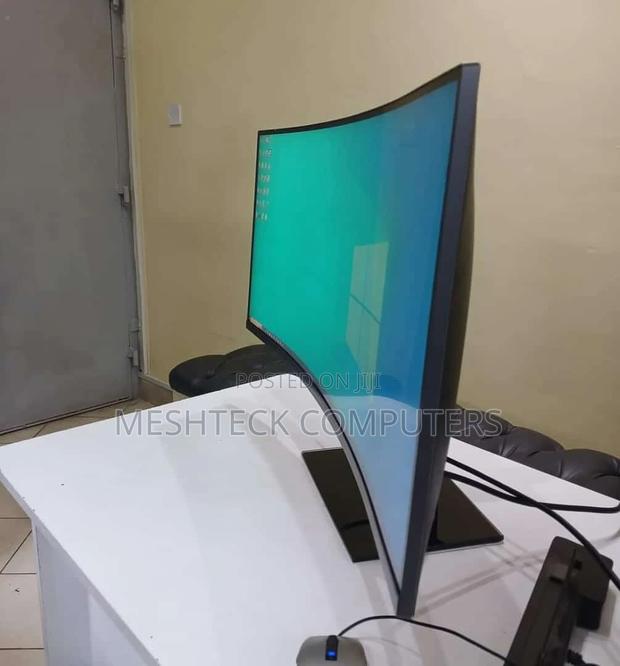 34 Inches Dell Curved Monitor