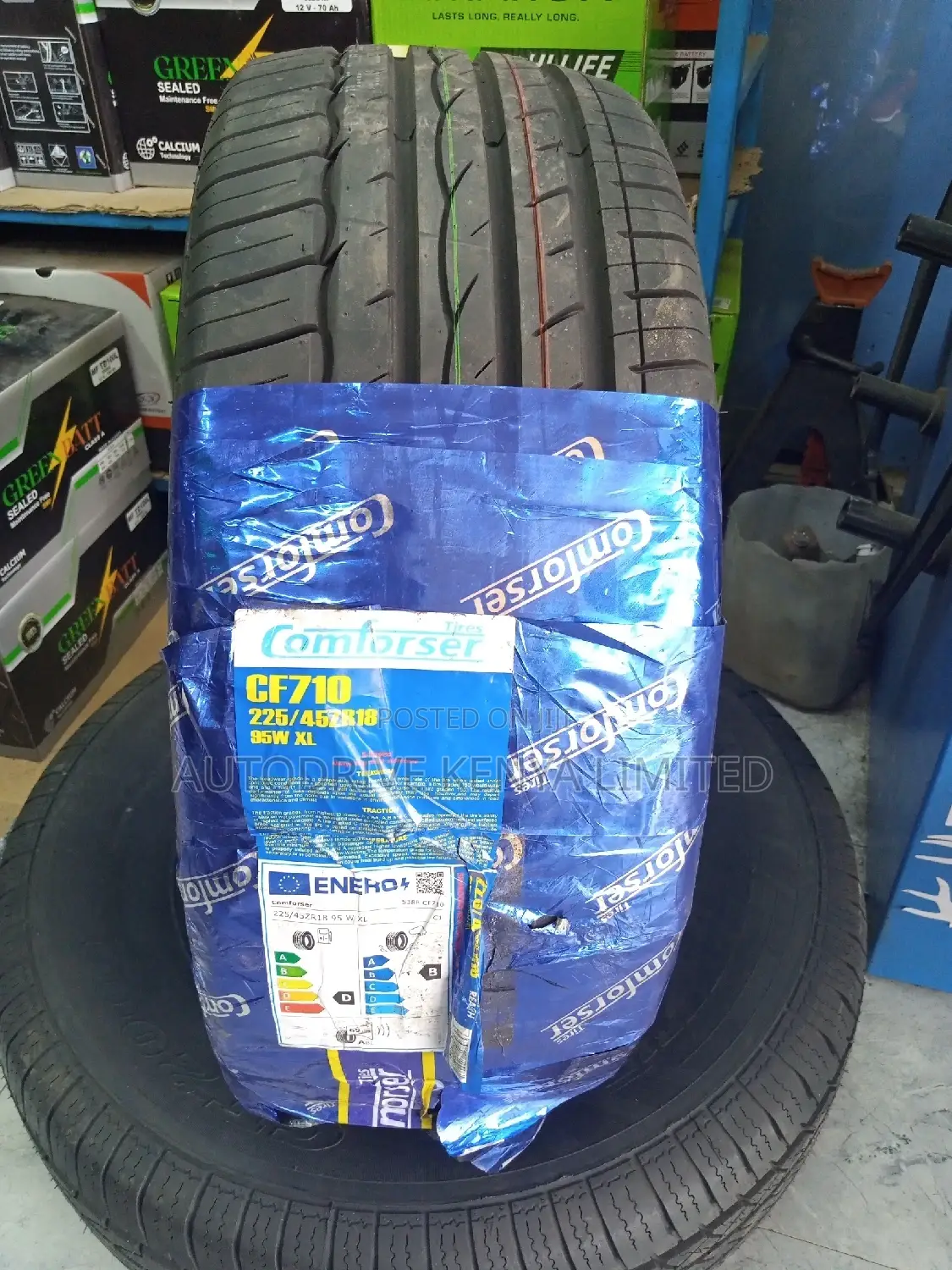 225/45r18 Comforser Tire