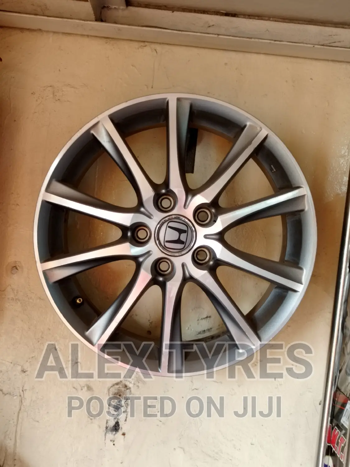 Size 17 Inches Honda Alloy Rims Set