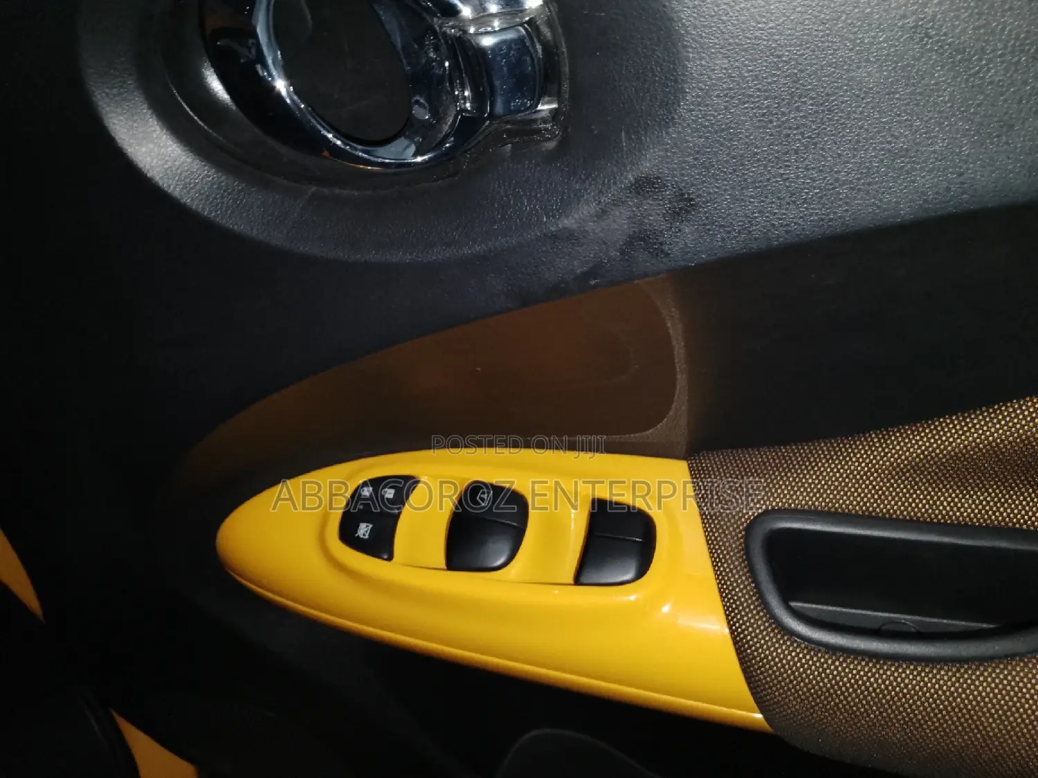 Nissan Juke 2016 Yellow