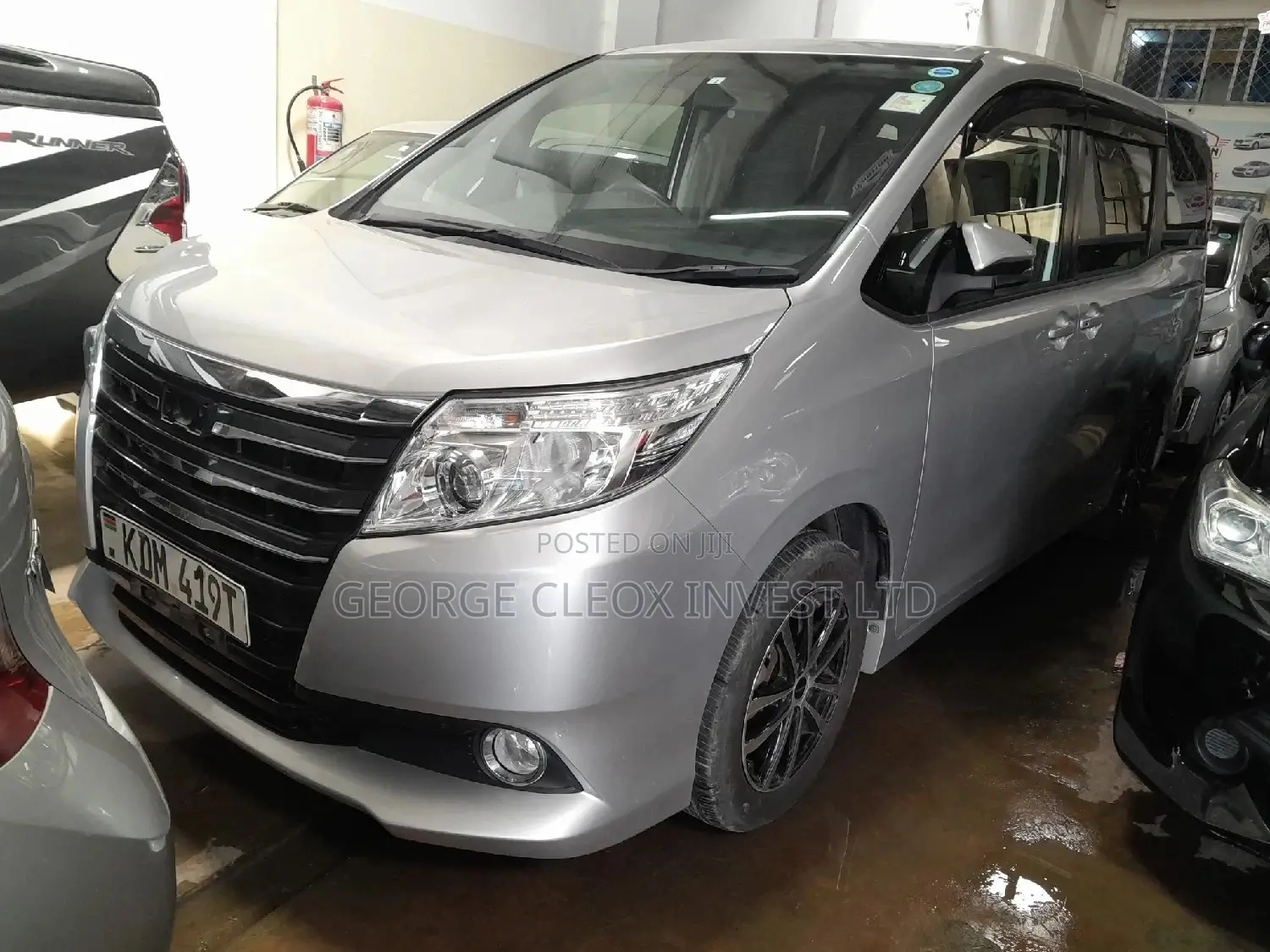 Toyota Noah 2015 Silver