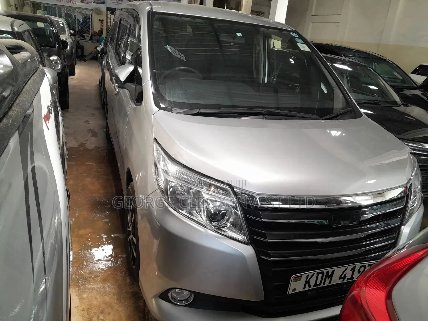 Toyota Noah 2015 Silver